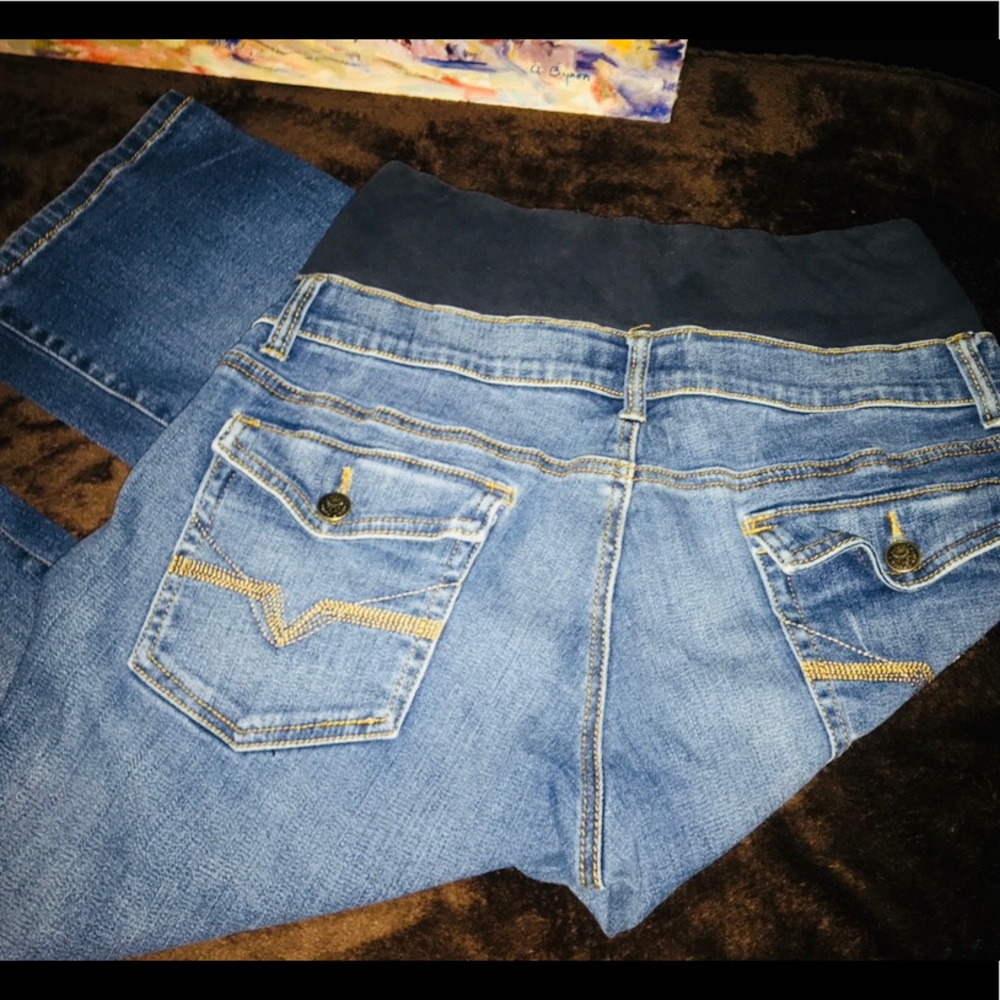 Maternity Cropped Jeans - Picture 3 of 6